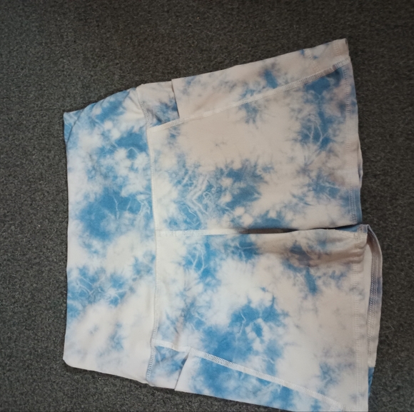 Evolution and Creation White and Blue Fitness/Athletic Shorts (W Pockets) Size L - Picture 1 of 5